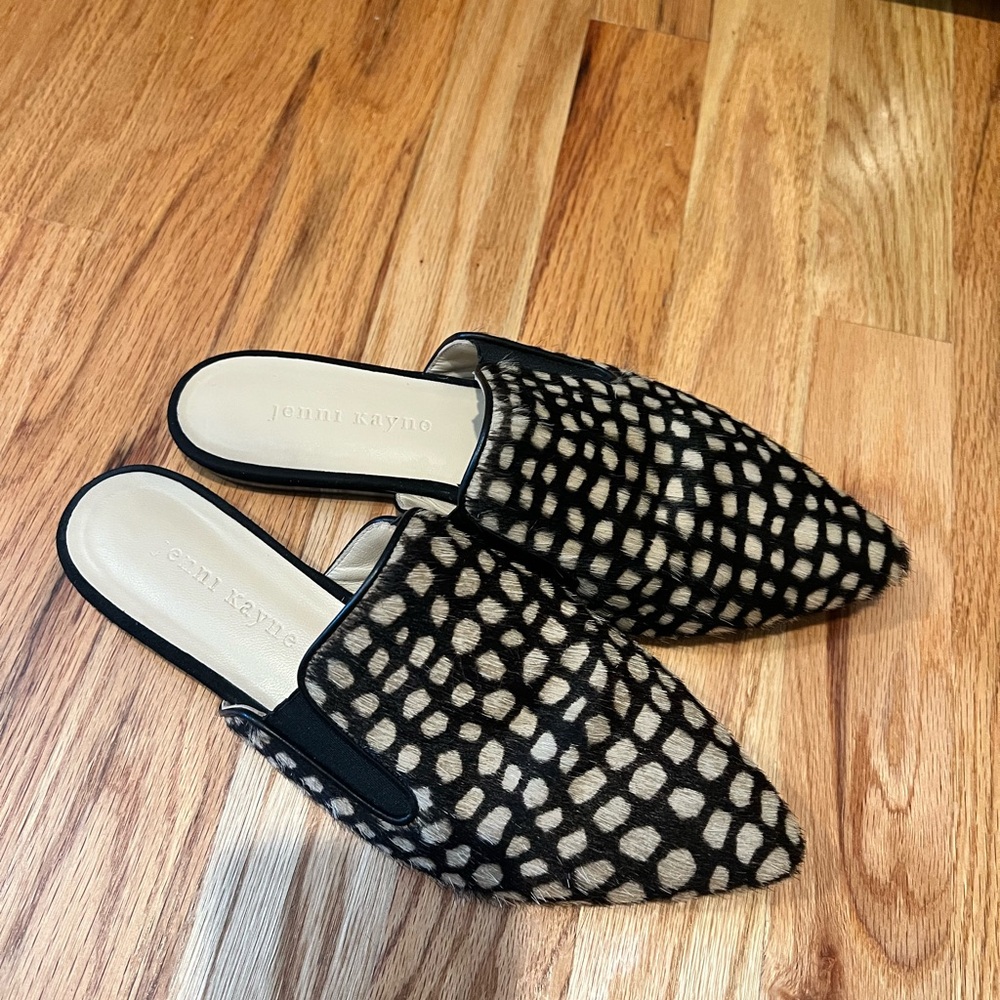 Jenni Kayne Black and Cream Giraffe Patterned Mules - Excellent condition